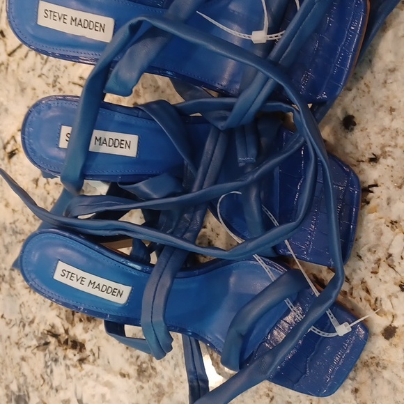 Steve Madden Utilize Ankle Tie Sandal Blue  WOMEN'S FINAL CLEARANCE  MSRP $120 - Picture 3 of 4